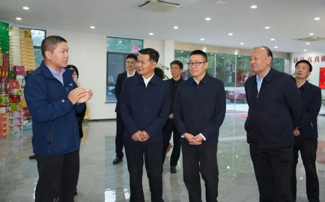 尼勒克縣黨政代表團來武進考察交流